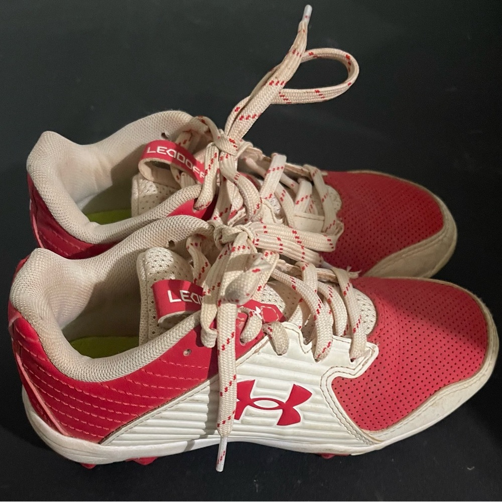 Under Armour Leadoff Boys Size 1Y Baseball Cleats